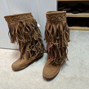 Fringe moccasins